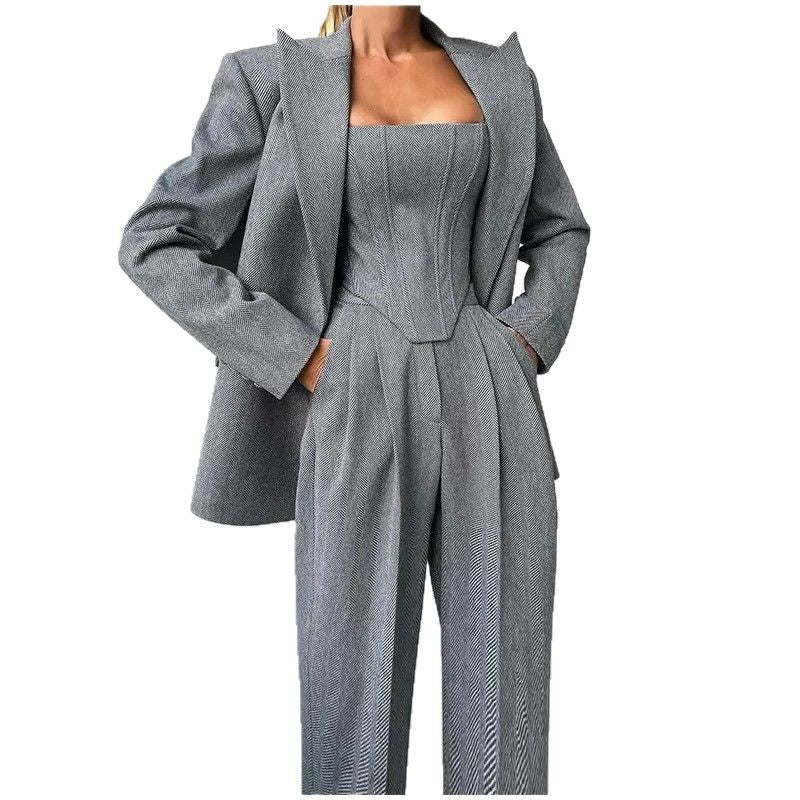 Damen Blazer-Anzug mit figurbetontem Oberteil und weiten Beinen R&B