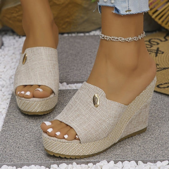 Damen Wedge-Pantoletten mit stylischem Textil-Obermaterial und dekorativem Schmuckdetail R&B