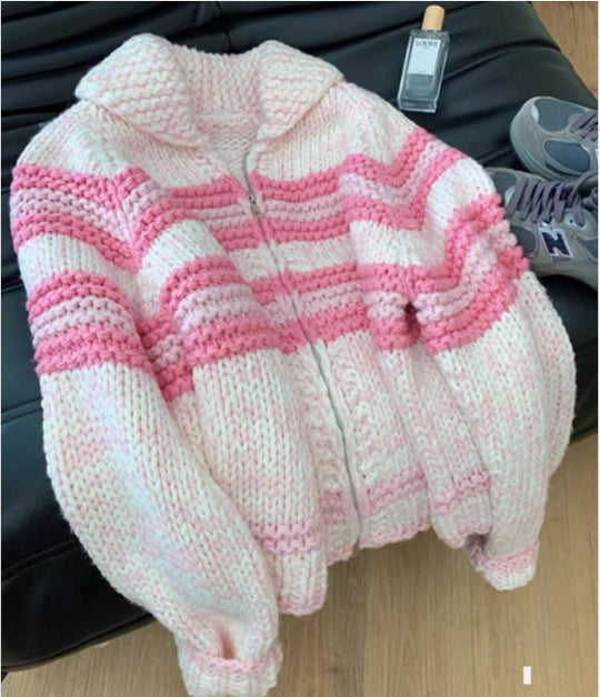 Damen Strickjacke mit breiten Streifen und hochwertigem Reißverschluss R&B