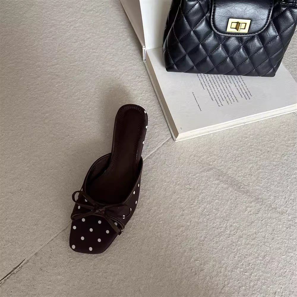 Damen Offene Mules mit dekorativen Punkten und schickem Schleifen-Detail R&B