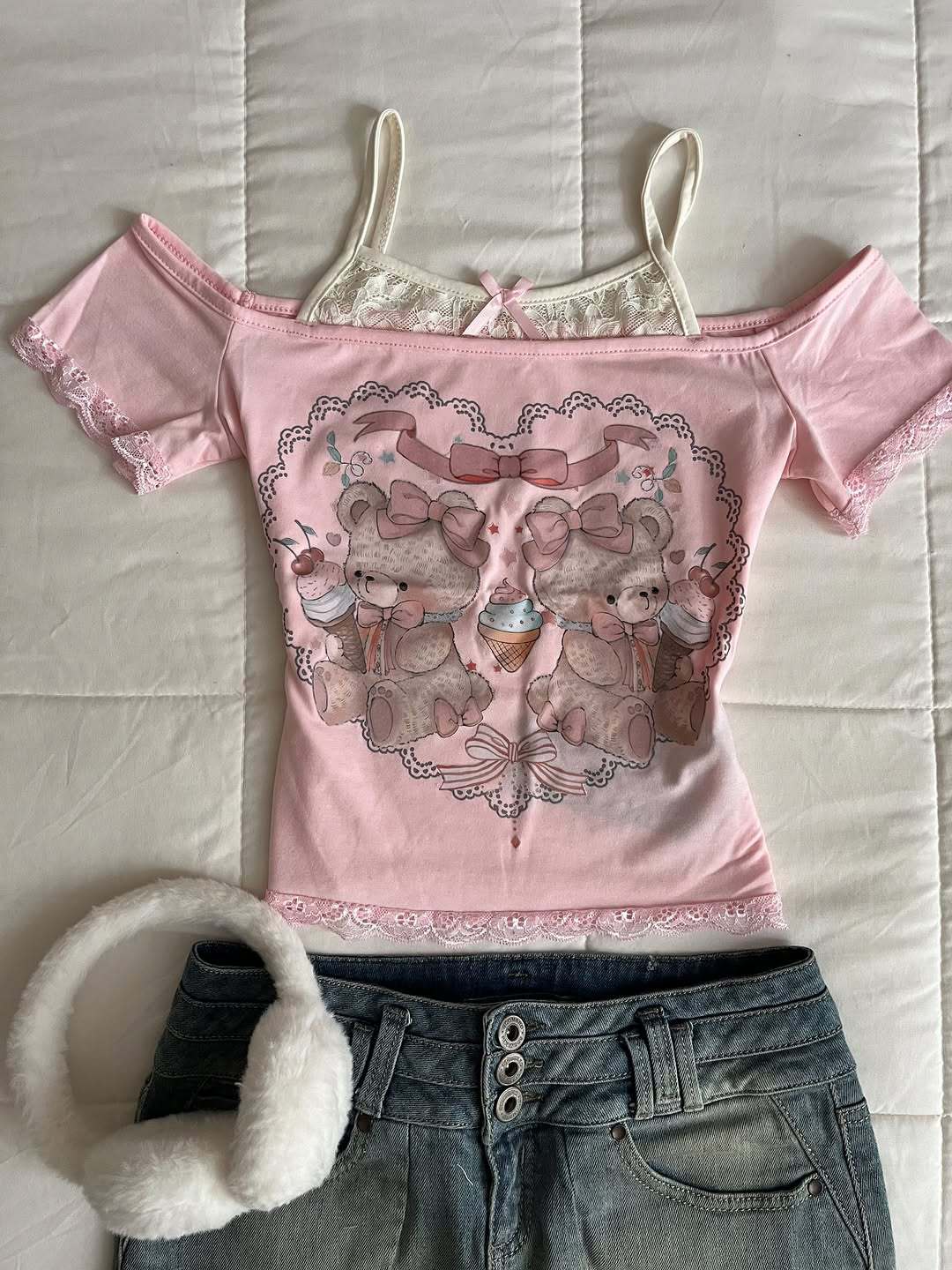 Damen Verspieltes T-Shirt mit Spitzenapplikationen und süßem Bärenmotiv R&B