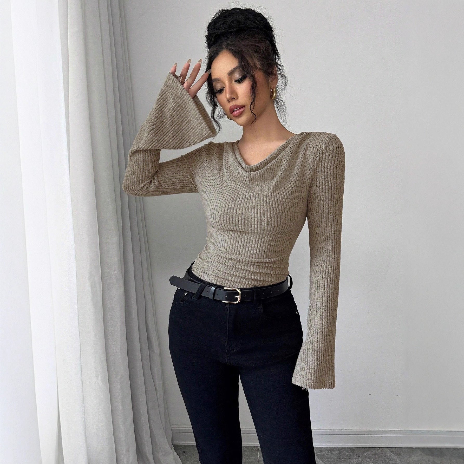 Damen elegantes Ripp-Oberteil mit asymmetrischem Saum und schulterfreiem Design R&B