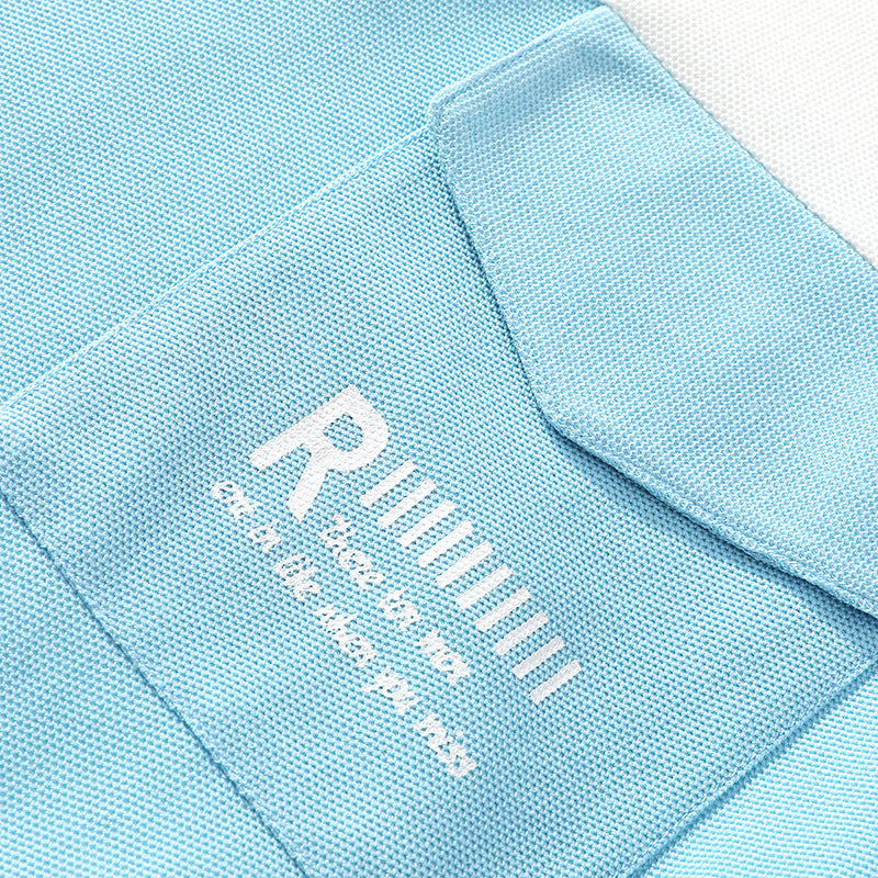 Herren Poloshirt mit modernem Schriftzug und praktischem Brusttaschen