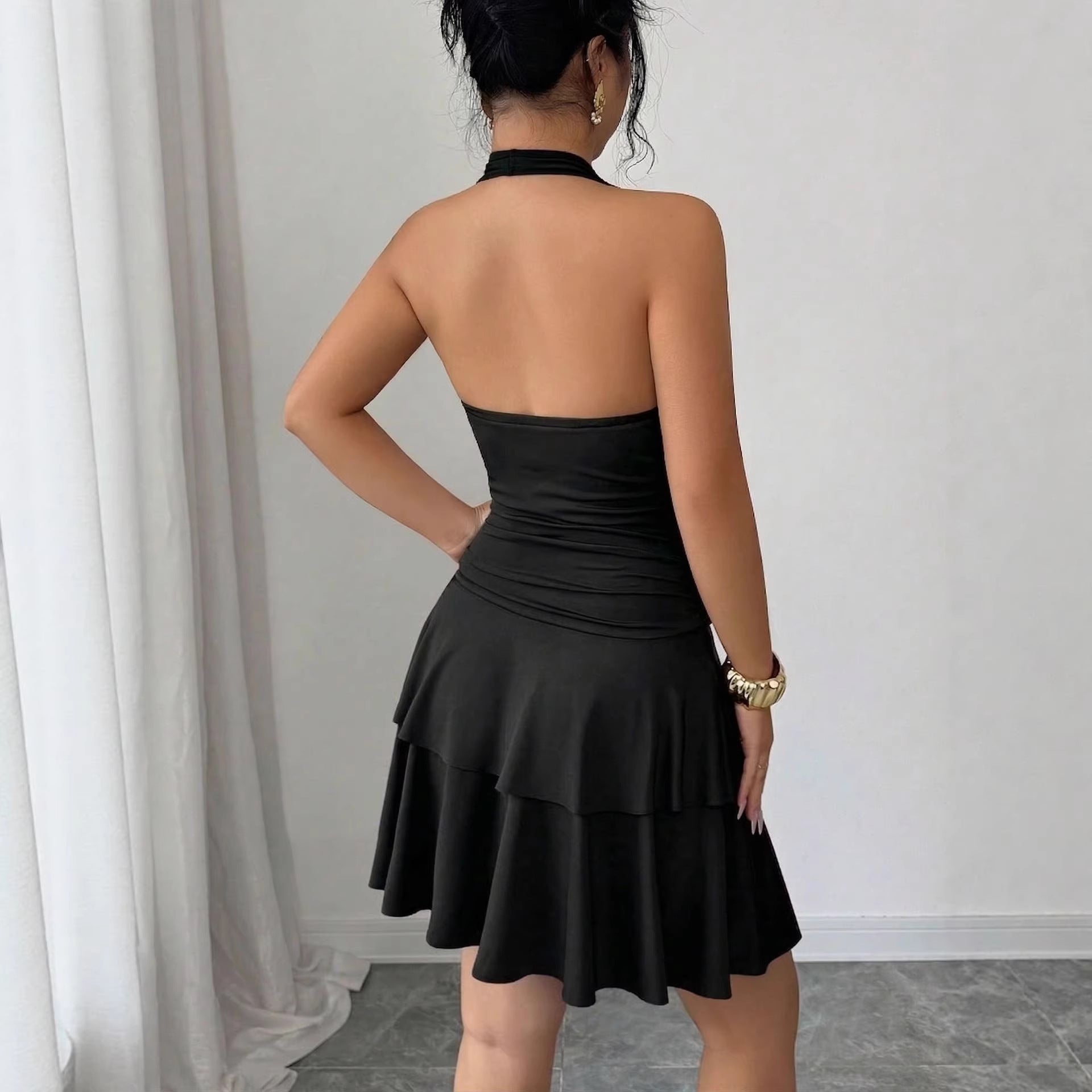 Damen nan Halter-Midikleid mit Wasserfall-Ausschnitt, taillierter Raffung und stufenweisem Volantrock R&B