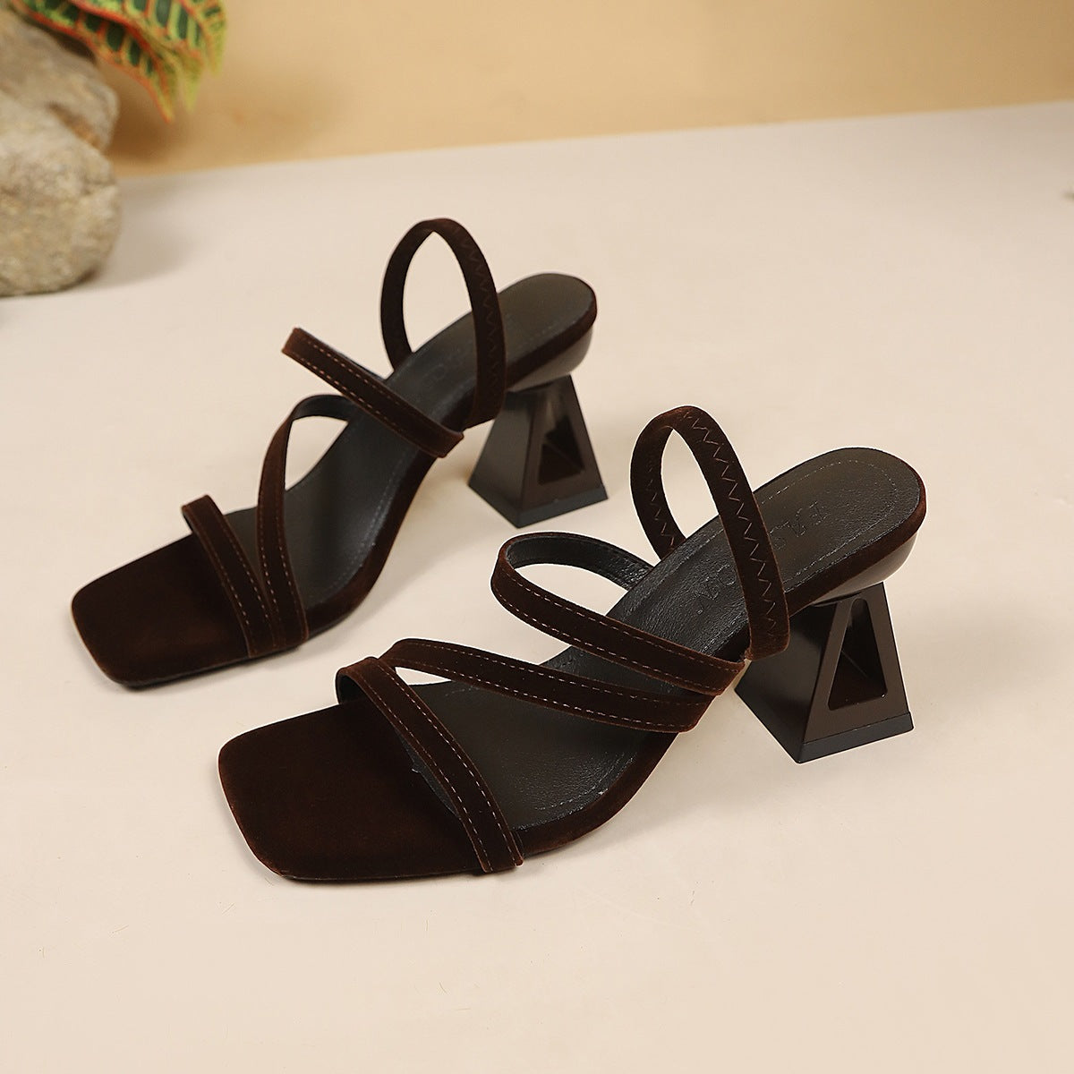 Damen Slingback Sandalen mit geometrischem Blockabsatz und verstellbaren Riemen
