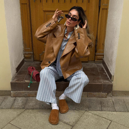 Damen Kunstlederjacke im oversized Stil mit strukturierten Details R&B