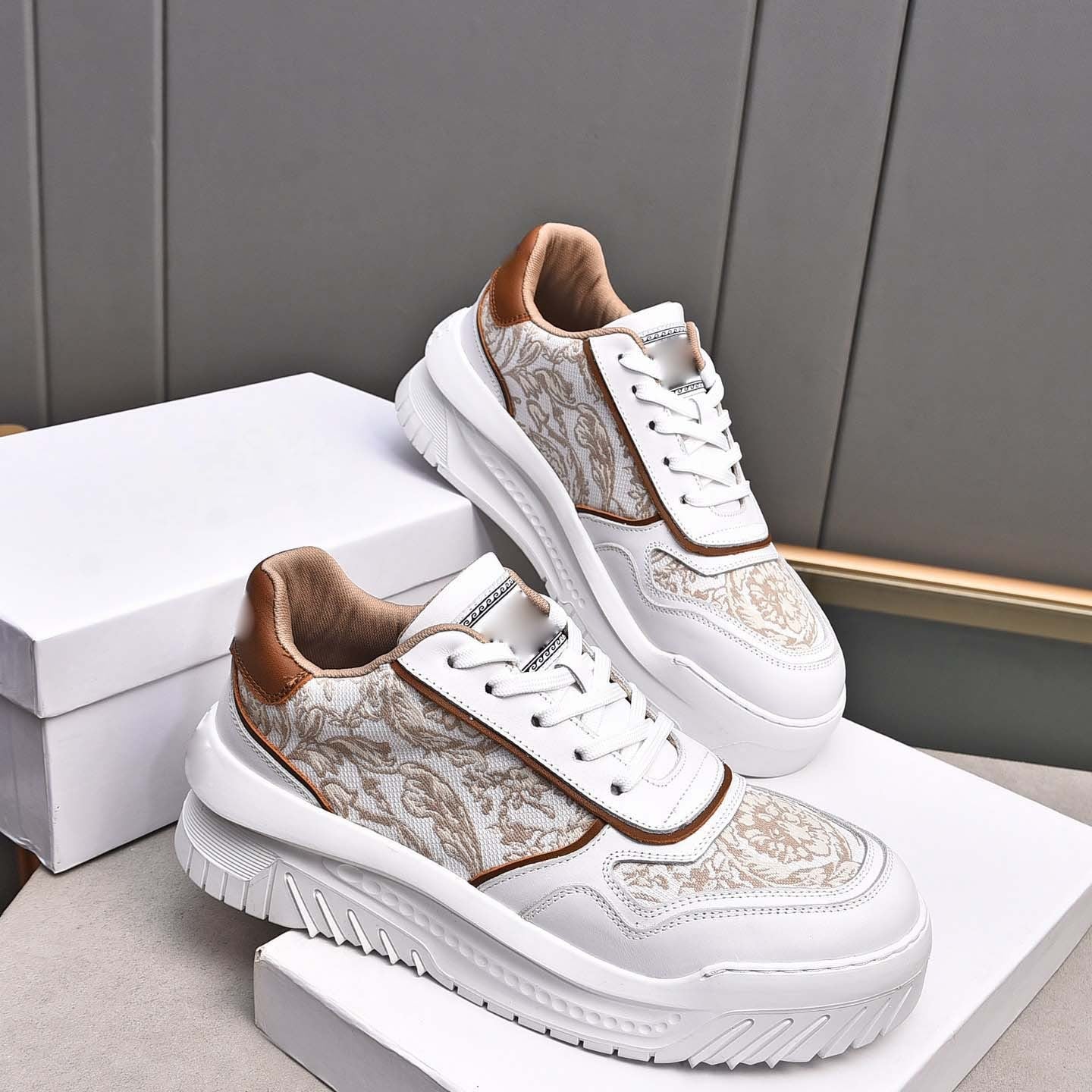 Damen moderne Elegante Sneakers R&B