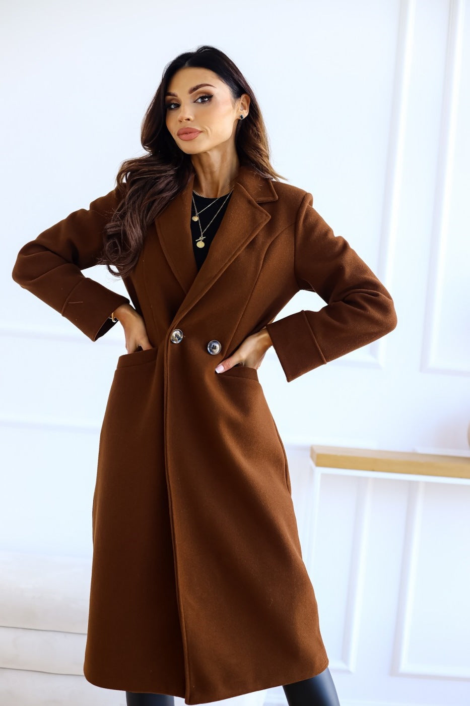Damen Zeitloser Wollmantel mit elegantem Revers und praktischen Taschen R&B
