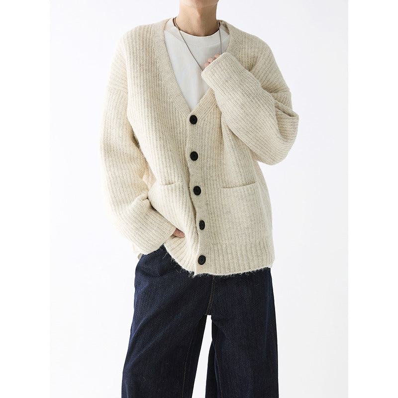 Herren Grobstrickjacke mit praktischen Taschen und stylischem Design