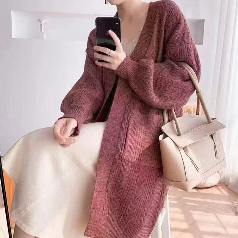 Damen Grobstrick Cardigan mit tiefen Taschen und elegantem Zopfdesign R&B