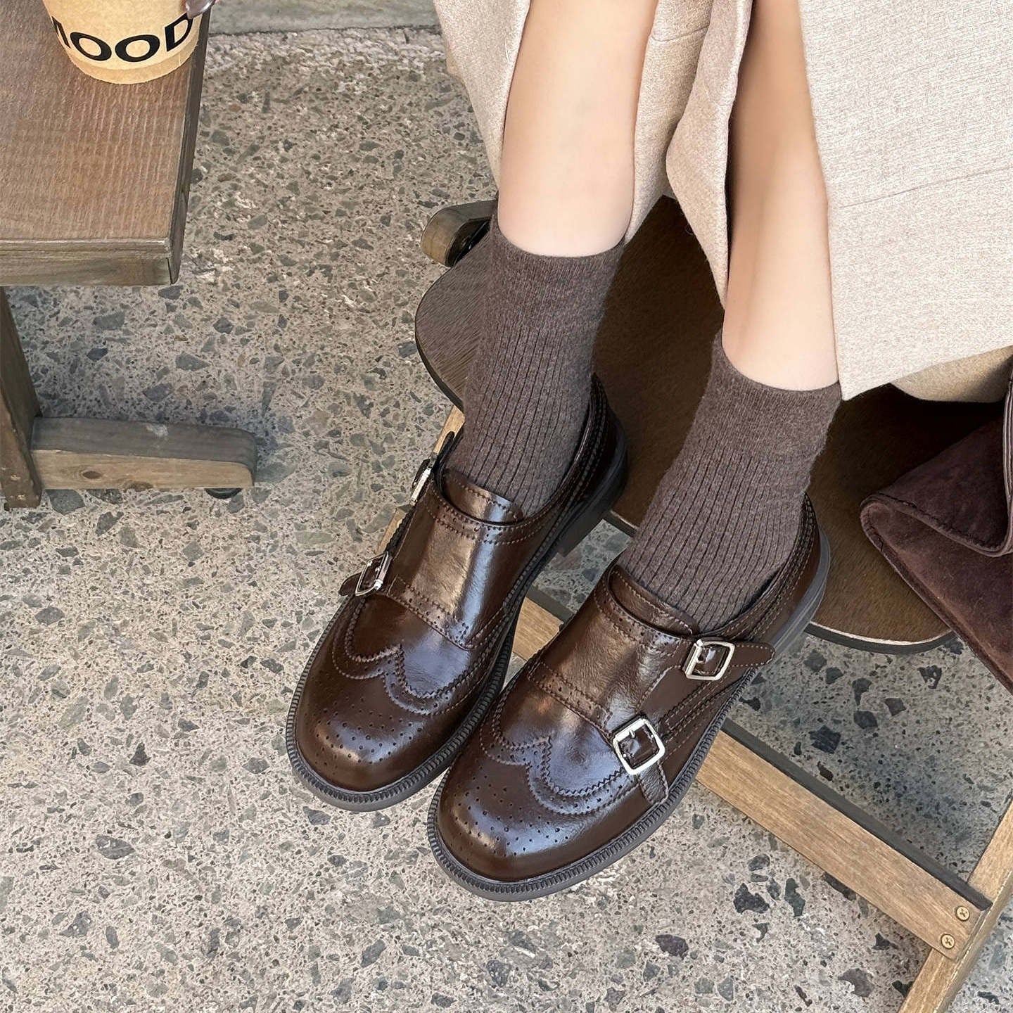 Damen stilvolle Slipper mit modischer Schnallenverzierung R&B