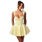 Damen verspieltes Minikleid mit raffiniertem V-Ausschnitt und süßen Rüschendetails R&B