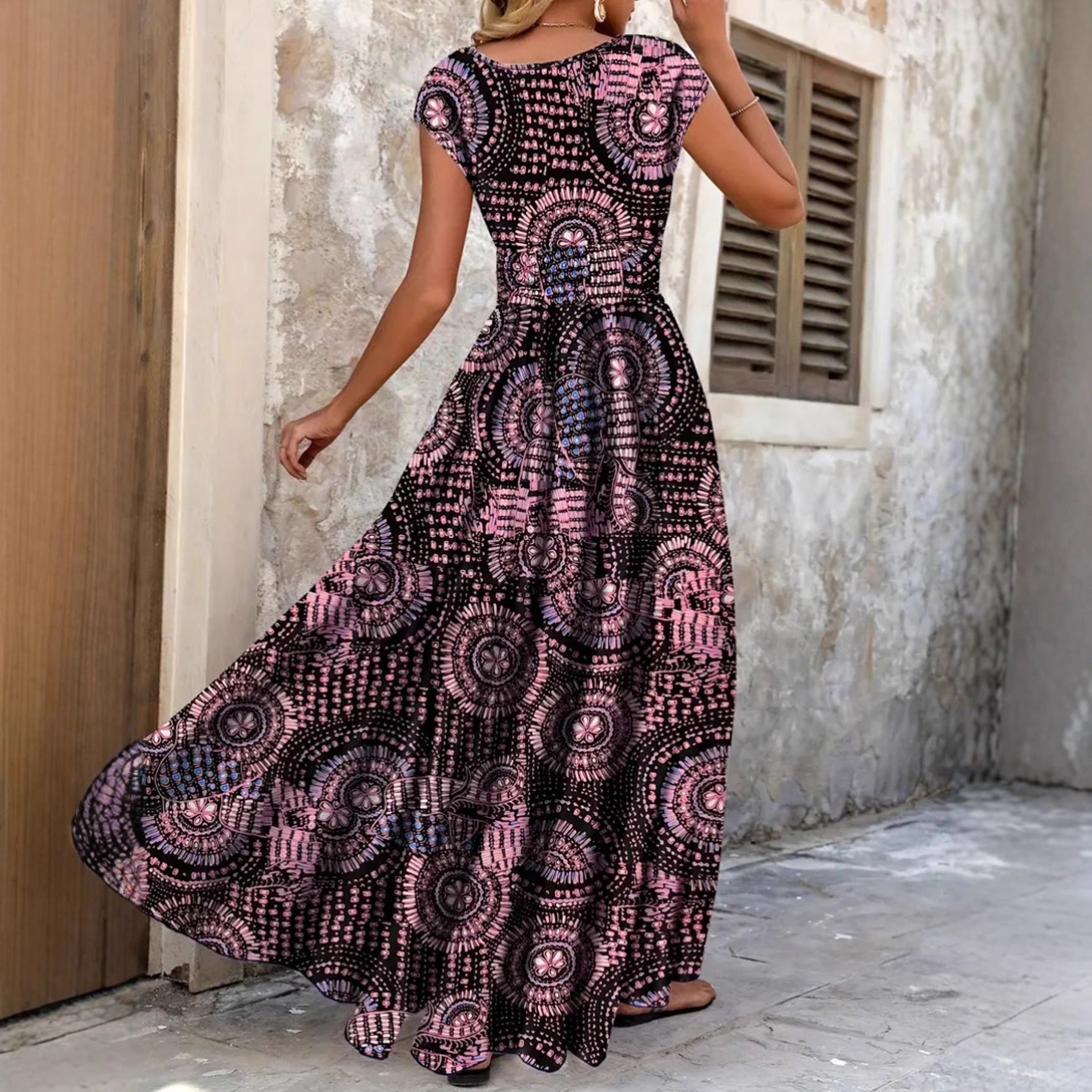 Damen Maxi-Kleid mit floralem Design und schmeichelndem V-Ausschnitt R&B