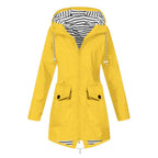 Damen Outdoor-Jacke mit verstellbarem Kapuzenkragen und dekorativen Taschen R&B