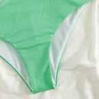 Damen Designer-Bikini mit modischem Rippendesign und dekorativem Ring