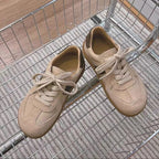 Damen Sneakers aus hochwertigem Wildleder mit modischem Farbakzent