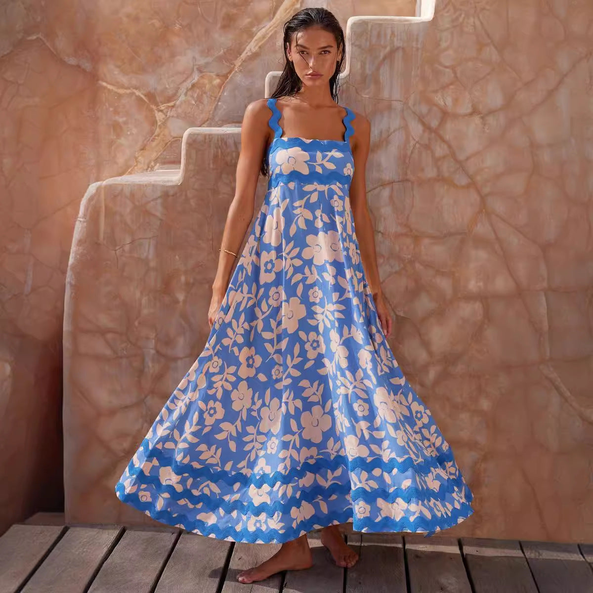 Damen Maxikleid mit elegantem Wellenmuster und fließendem Rock R&B