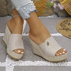 Damen Wedge-Pantoletten mit stylischem Textil-Obermaterial und dekorativem Schmuckdetail R&B