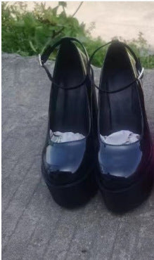 Damen Plateau-Pumps mit eleganter Doppelriemenführung und rutschfester Sohle R&B