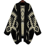 Damen Strickponcho mit auffälligem geometrischem Muster R&B