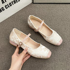 Damen Ballerina mit verstellbarem Riemen und glänzendem Zehenbereich R&B