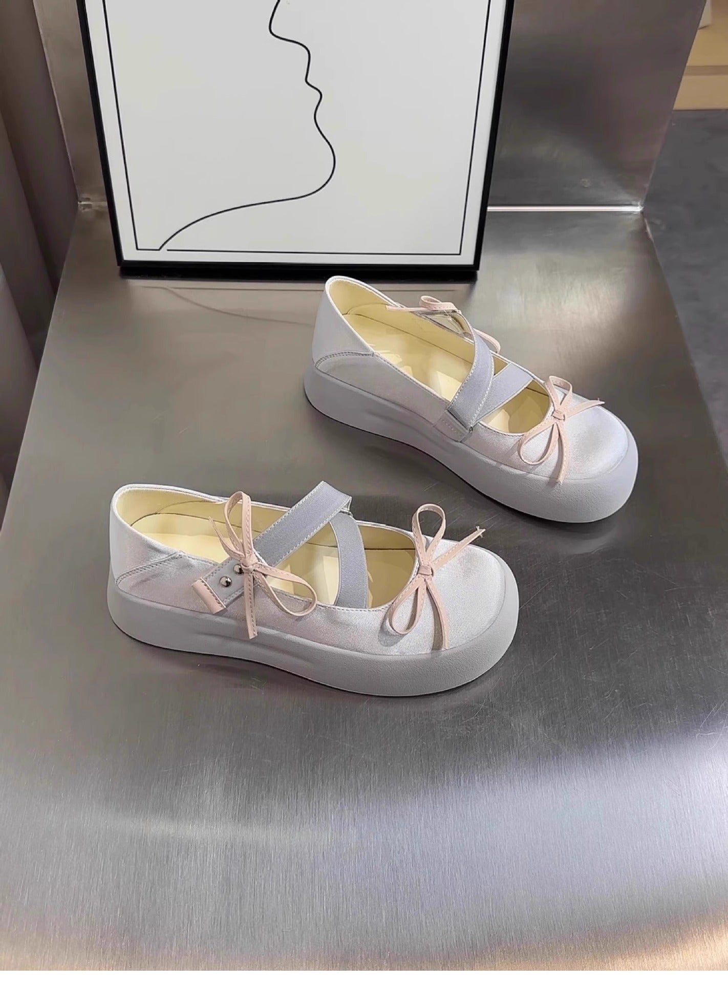Damen komfortable Ballerinas mit farblichen Akzenten und elastischen Riemen R&B