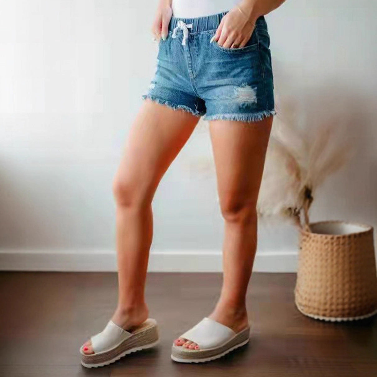 Damen Denim-Shorts mit Elastikbund und Destroyed-Effekten R&B