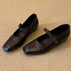 Damen Ballerina mit elegantem Riemen und modischem quadratischem Zehenbereich