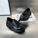 Damen Modische Slipper mit komfortablem Fußbett und edler Verzierungsnaht R&B