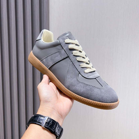 Damen modische Sneakers aus hochwertigem Wildleder mit sportlichem Akzent von R&B