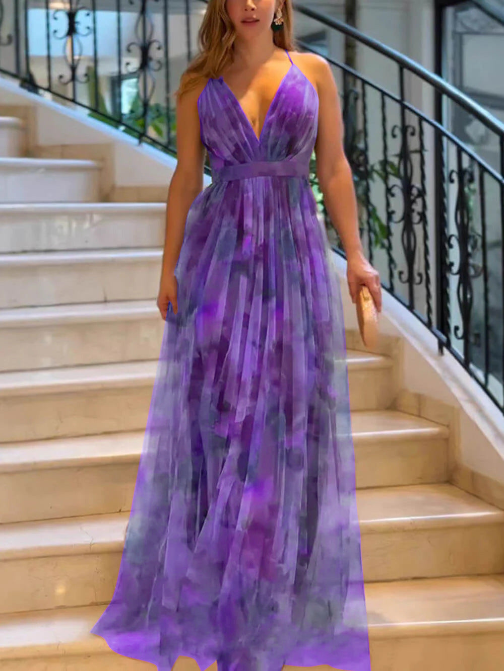 Damen Elegantes Maxikleid mit tiefem V-Ausschnitt und luftigen Stoffschichten R&B