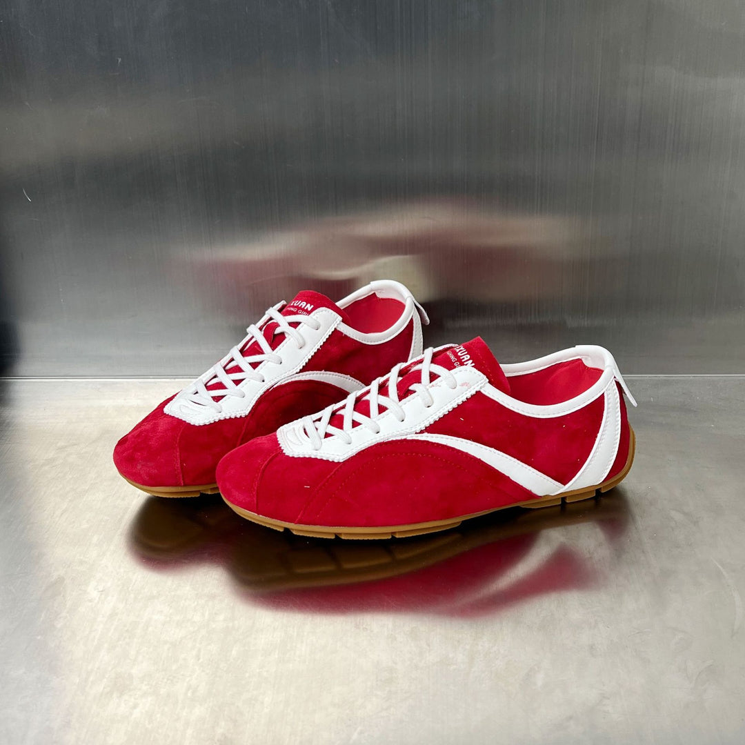 Damen Sportliche Sneakers aus hochwertigem Wildleder mit innovativer Sohlenkonstruktion R&B
