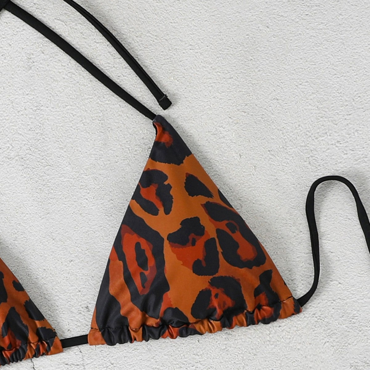 Damen Triangel-Bikini mit hochgeschnittenem Unterteil und animalischem Muster R&B