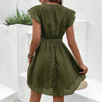 Damen Kleid mit raffinierten Rüschendetails und V-Ausschnitt R&B