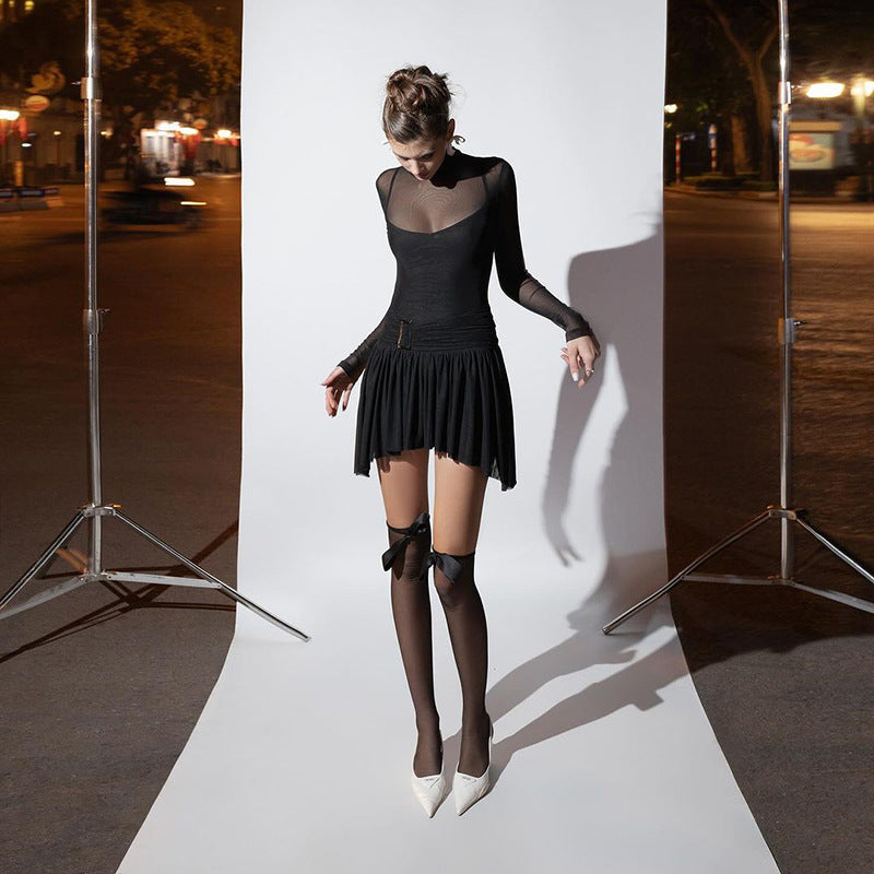 Damen Mini-Raffkleid mit transparenten Ärmeln und tailliertem Design R&B