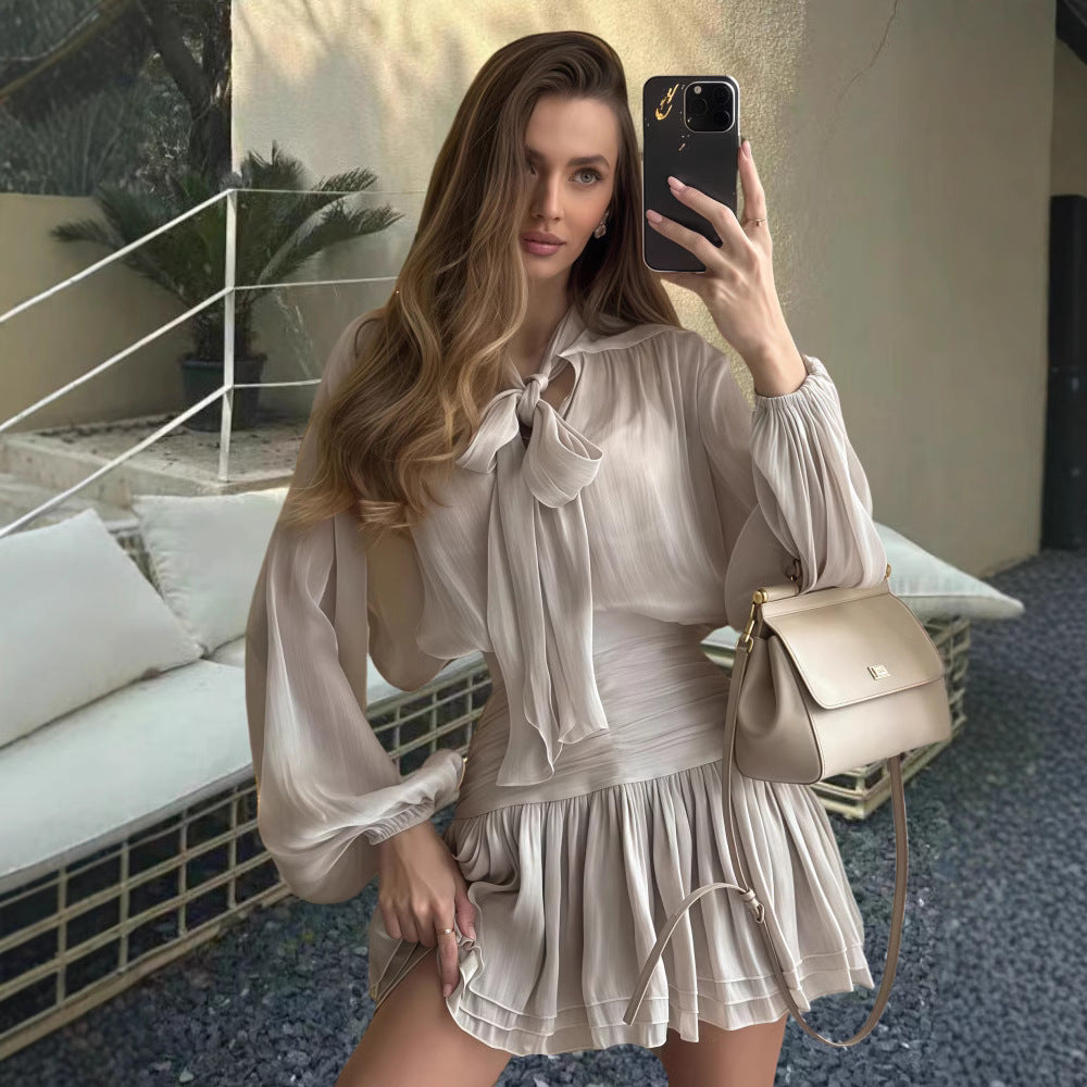 Damen Verspieltes Chiffon-Kleid mit schleifenverziertem Ausschnitt und weit geschnittenen Ärmeln R&B