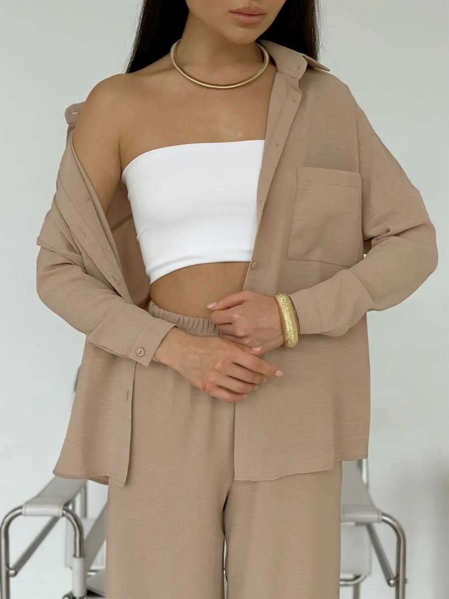 Damen entspannendes Oberteil und weite Hose R&B