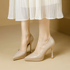 Damen elegante Stiletto-Pumps mit seitlichem Cut-Out und glänzender Oberfläche