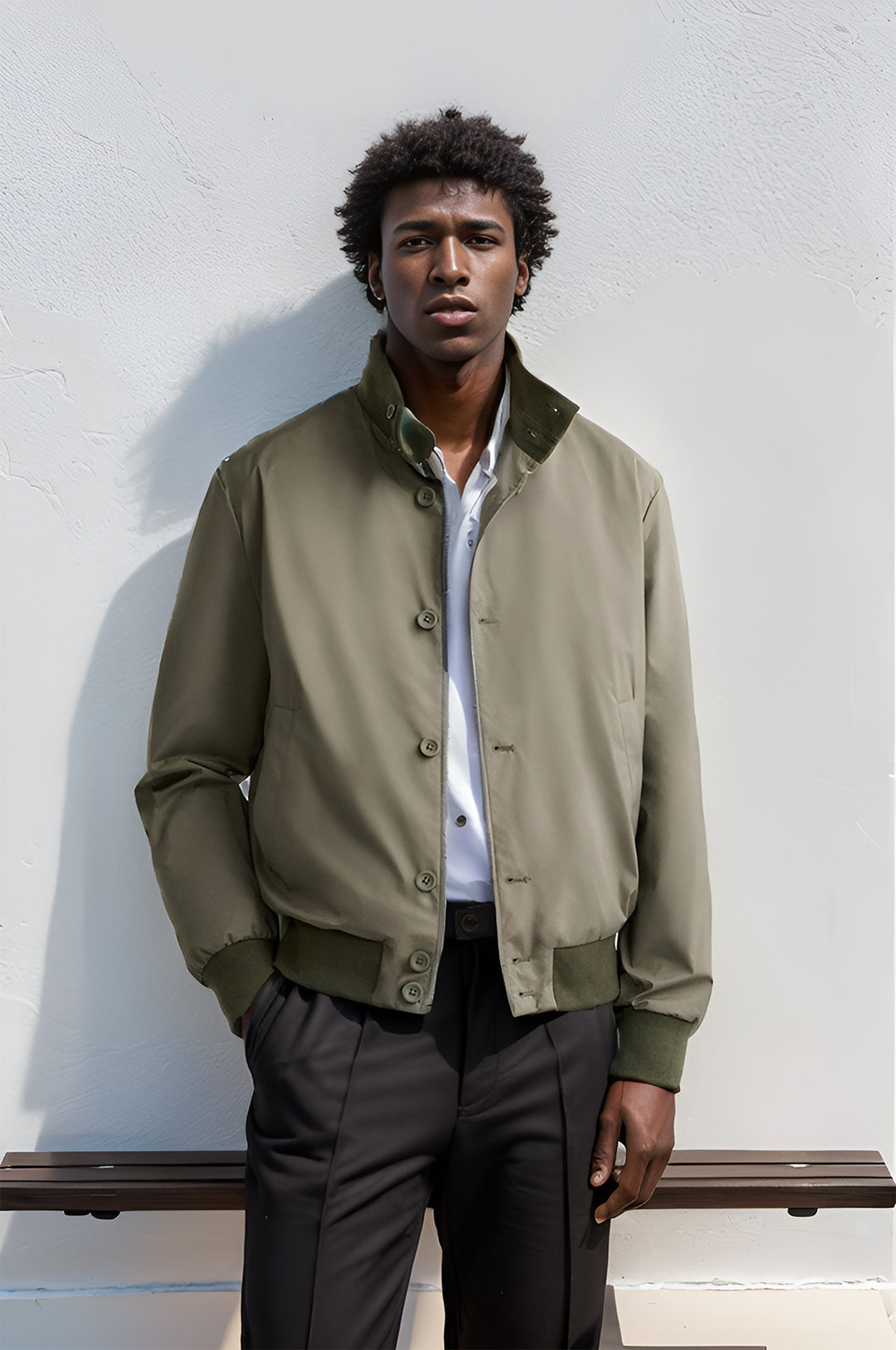 Herren modische Freizeitjacke mit schützendem Hochkragen und praktischen Taschen R&B