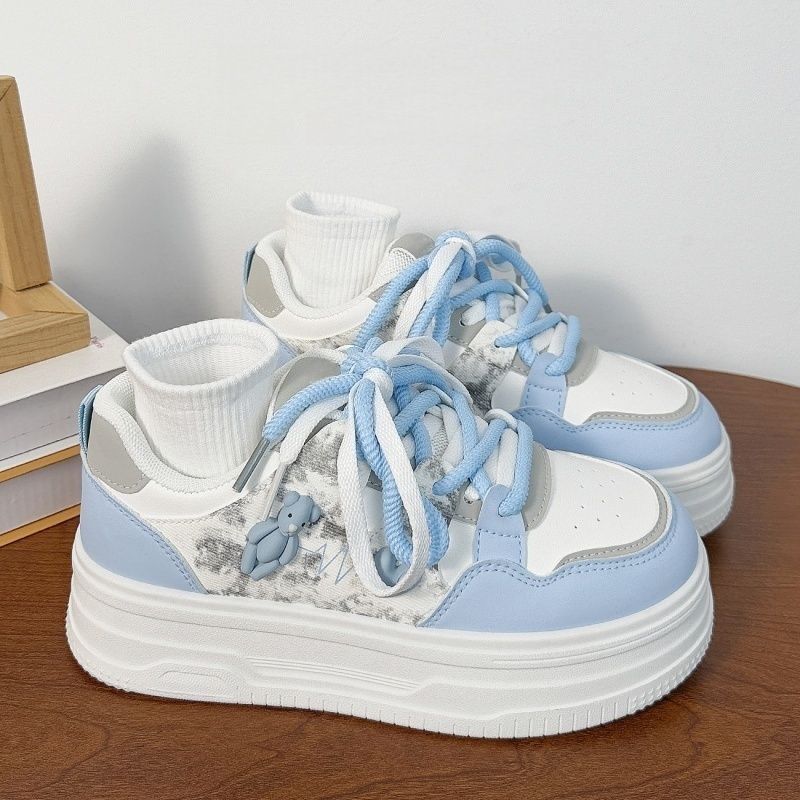 Damen Plateau Sneakers mit verspieltem Bärenmotiv und dämpfender Sohle