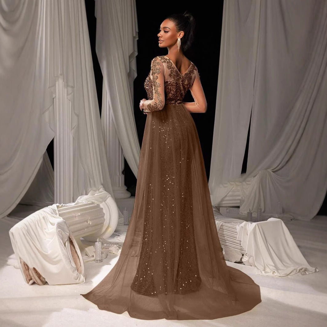 Damen Glamouröses Abendkleid mit schimmerndem Spitzenoberteil und fließendem Tüllumhang R&B