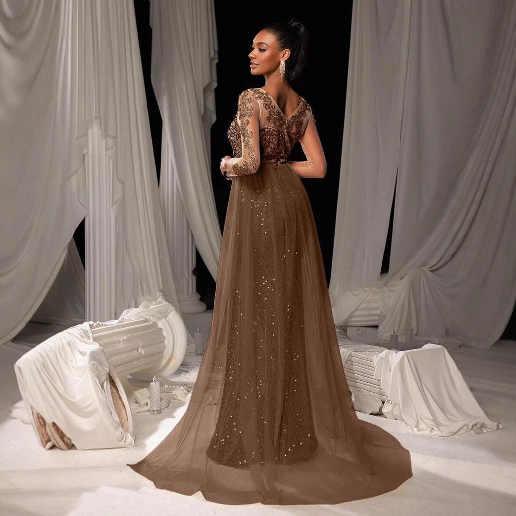 Damen Glamouröses Abendkleid mit schimmerndem Spitzenoberteil und fließendem Tüllumhang R&B