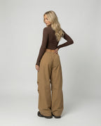 Damen hochgeschnittene extraweite Streetwear-Hose mit Tunnelzugbund, markanten Kniefalten und weitem Beinverlauf R&B