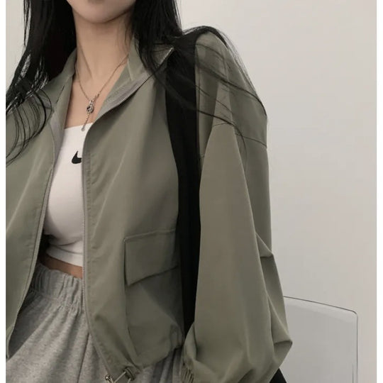 Damen cropped Jacke mit elastischen Bündchen und lässigem Schnitt