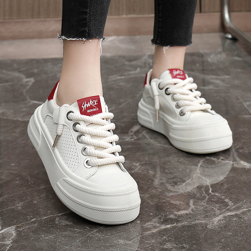 Damen Freizeitsneaker mit perforiertem Obermaterial und modischem Design R&B