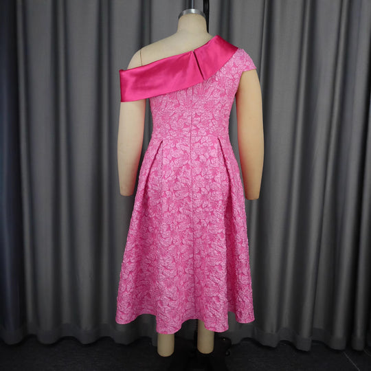 Damen Elegantes Kleid mit asymmetrischem Träger und floralem Muster R&B