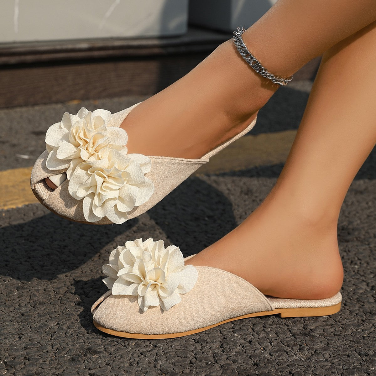 Damen Komfortable Hauspantoletten mit romantischen Blumendetails R&B