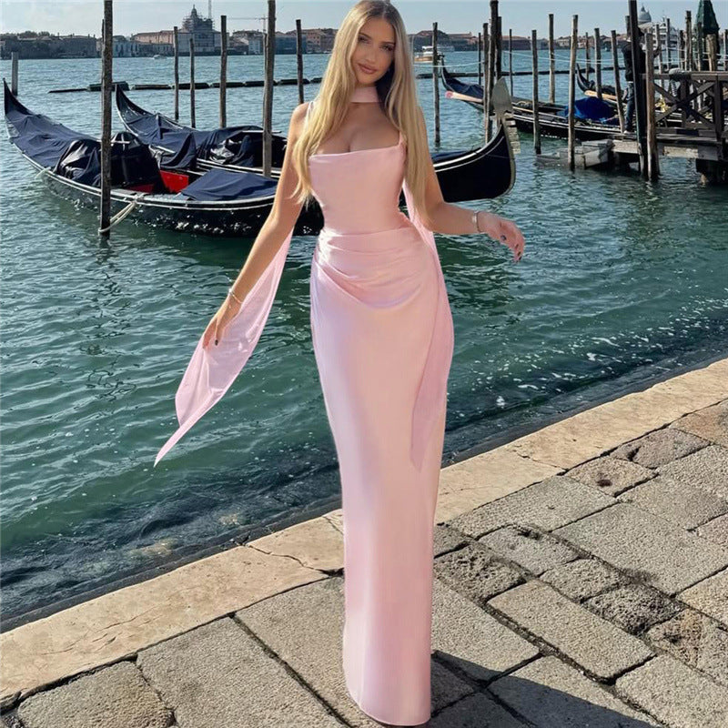 Damen Elegantes Abendkleid mit hohem Schnitt und dezenten Raffungselementen R&B