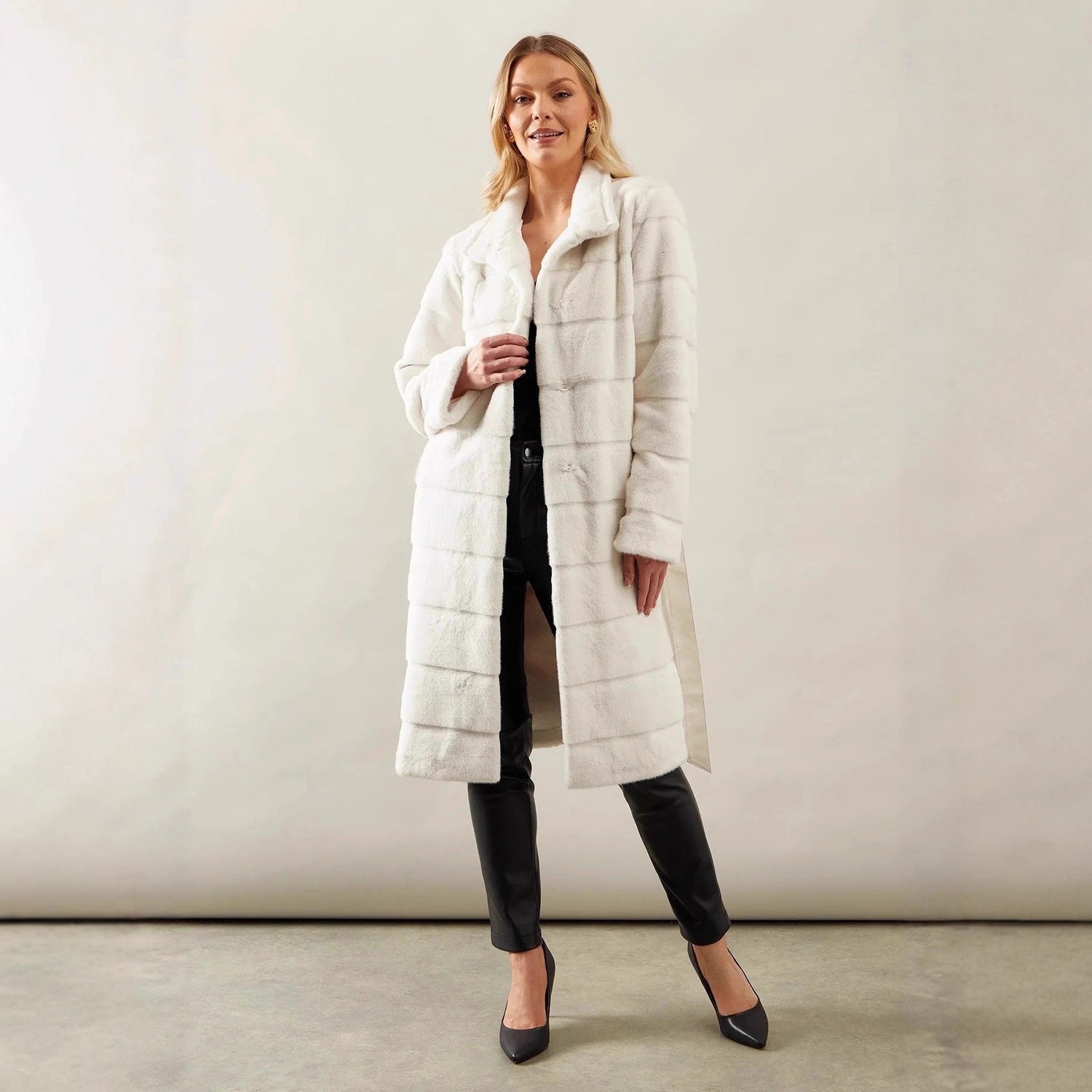 Damen Markante Kuscheljacke mit eingefasstem Gürtel R&B