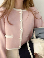 Damen Kurze Strickjacke mit Perlenkragen und Taschen
